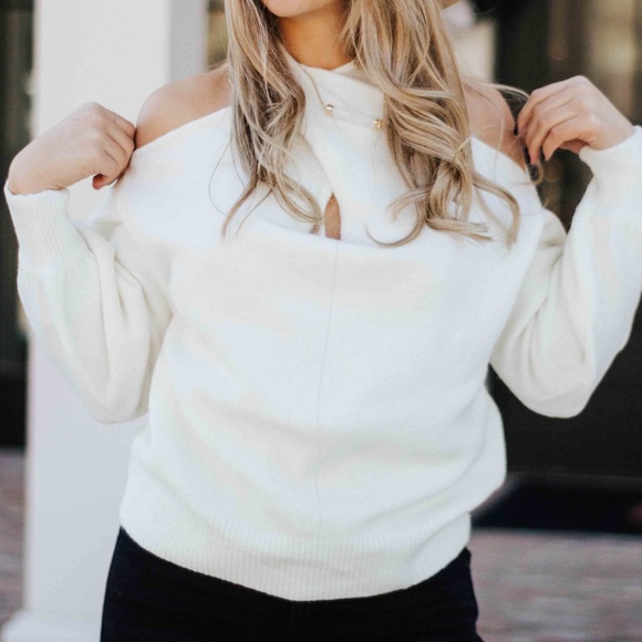 White Sweater - Picture 3 of 9